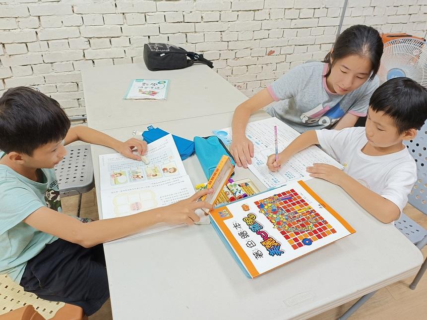 1120910老師教導學生