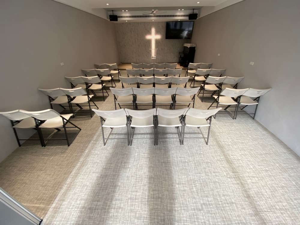 李進春牧師、王明玫師母、李如恩、李加恩姊妹