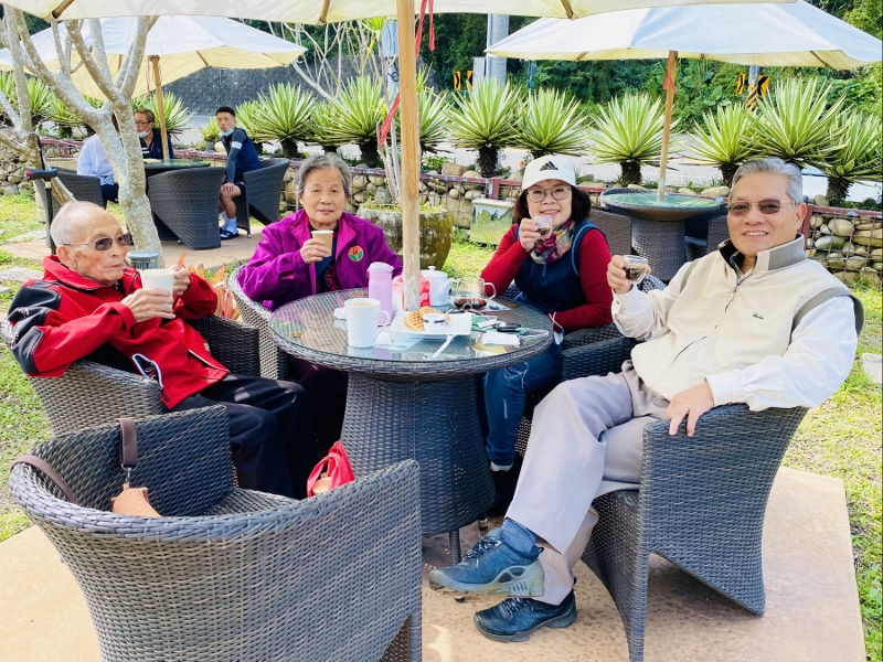 2曾弟兄說：天天能照顧爸爸媽媽真是神莫大的恩典