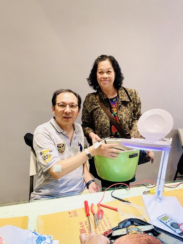 2025.3.30感謝新竹北門聖教會同工們到大西教會協助事工舉辦「重修舊好」免費幫村民朋友及弟兄姐妹修理電器30多年的大同電鍋修好可以使用了