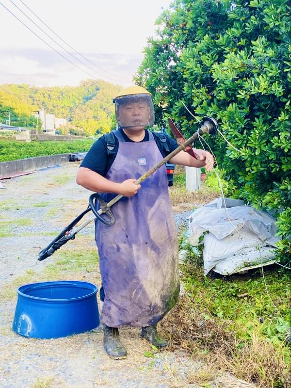 2025.5.18感謝張先生及陳代表每年為教會的1700支母親節康乃馨花奉獻