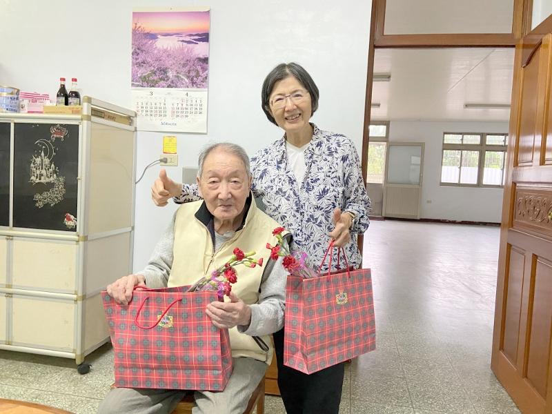 2025.5.4住美國的張姐妹特地回台探望已98高齡的父親