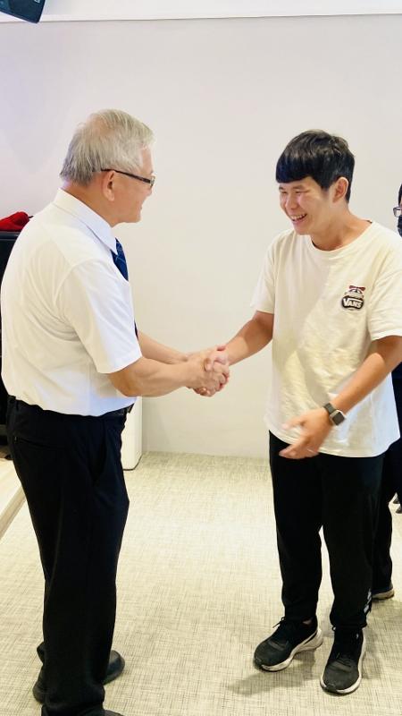 2025.6.22感謝基福許書毓理事到大西教會證道並弟兄姐妹們一一謝謝許理事大力幫忙大西教會完成購堂事工