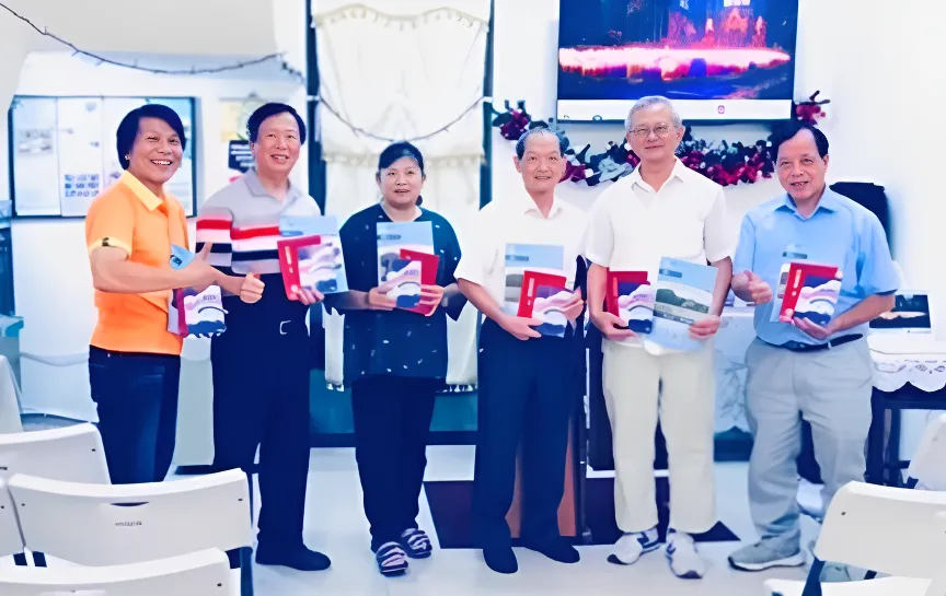 右二許書毓理事長