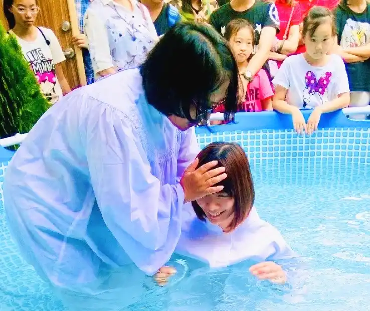 徐郁音姐妹受洗